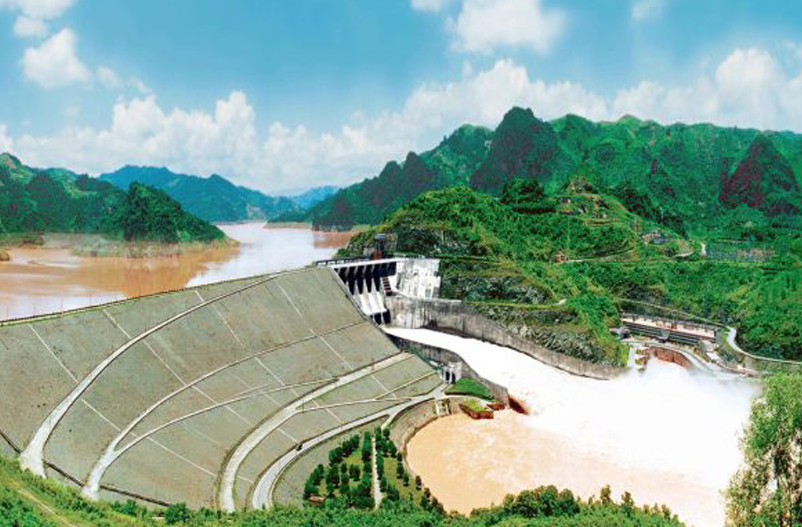 Các hồ thủy điện trên bậc thang sông Đà với nỗi lo khô hạn